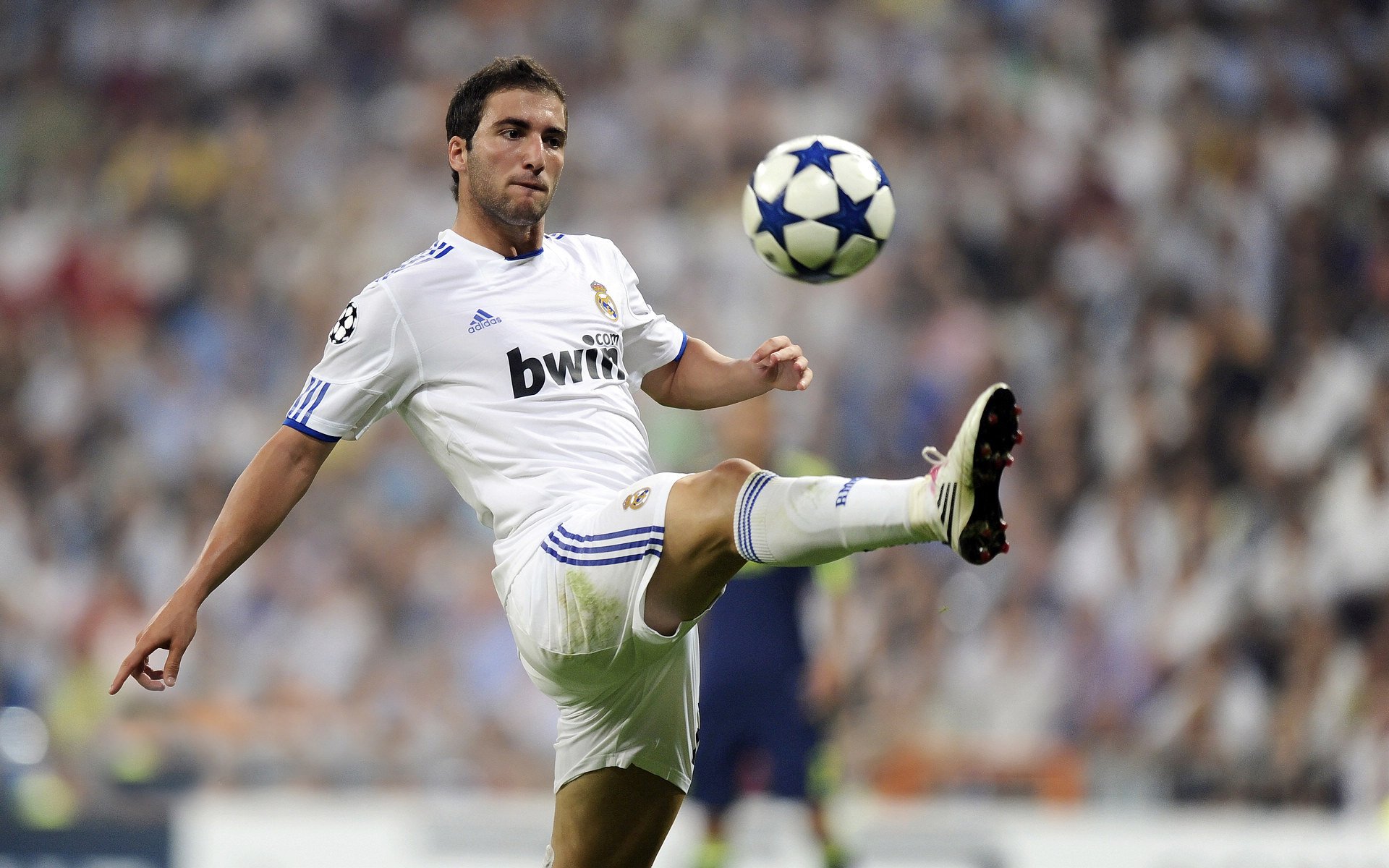 中国足球联赛赛事管理流程不断优化完善，中国足球赛会制