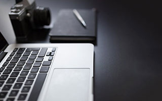 爱游戏娱乐平台-“冲撞激烈：火光四射的瞬间奇观”，火光冲天的意思